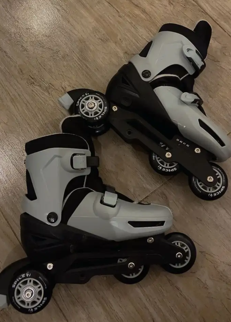 حذاء سكيت رول أبيض